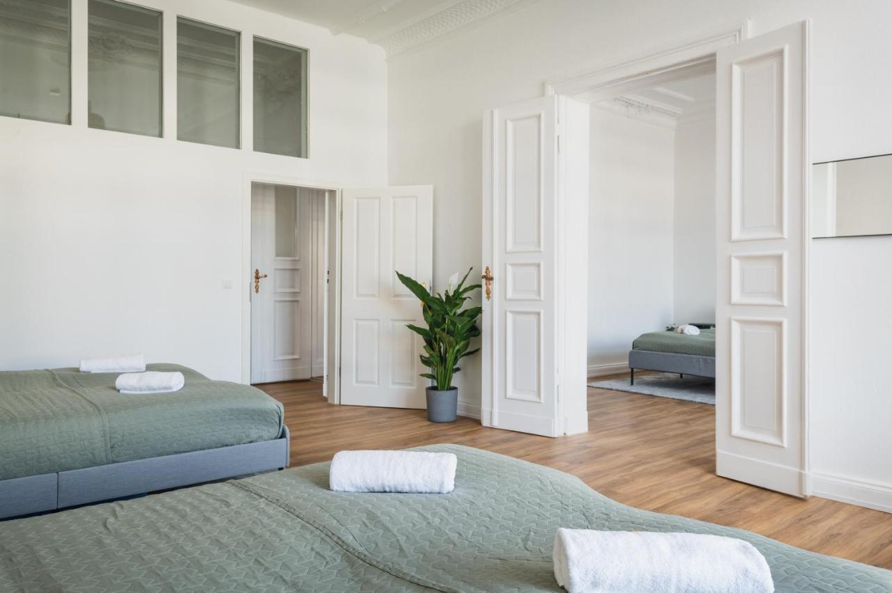 Riesiges Apartment Nahe Kudamm Sehr Schoner Altbau 123M2 Gross 12 Gaste Berlin Exterior photo