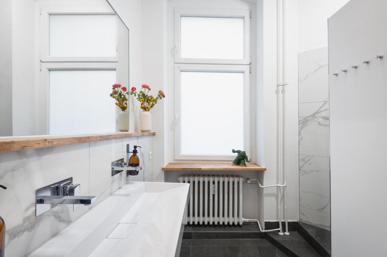 Riesiges Apartment Nahe Kudamm Sehr Schoner Altbau 123M2 Gross 12 Gaste Berlin Exterior photo